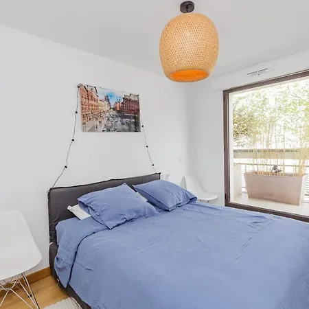 Bright 37m For 2 With Balcony In Paris! * Paris