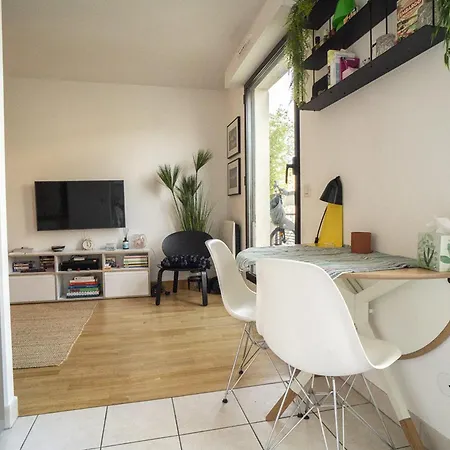 Bright 37m For 2 With Balcony In Paris! Apartment Paris
