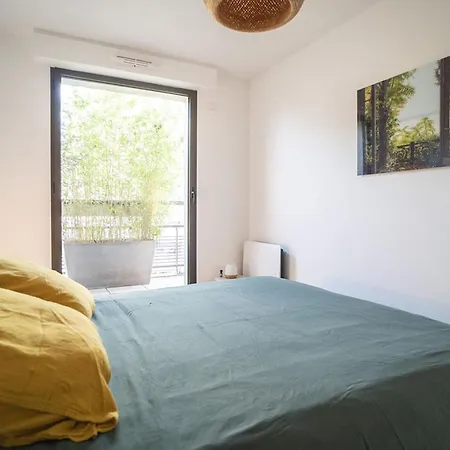 Bright 37m For 2 With Balcony In Paris! * Paris