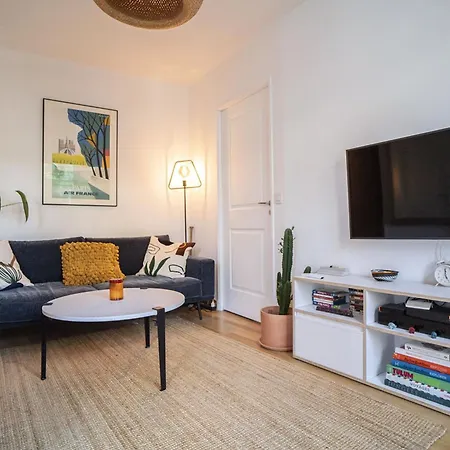Appartamento Bright 37m For 2 With Balcony In Paris!