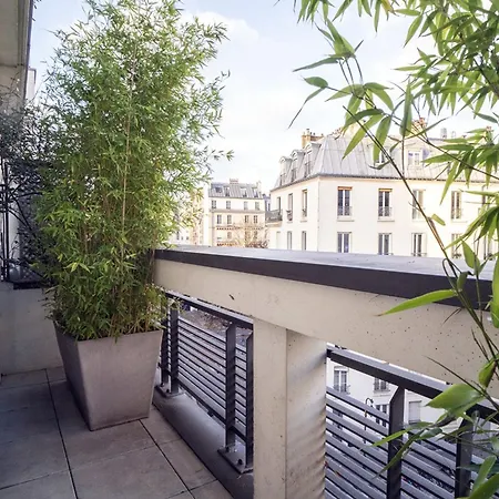 Bright 37m For 2 With Balcony In Paris! * Paris